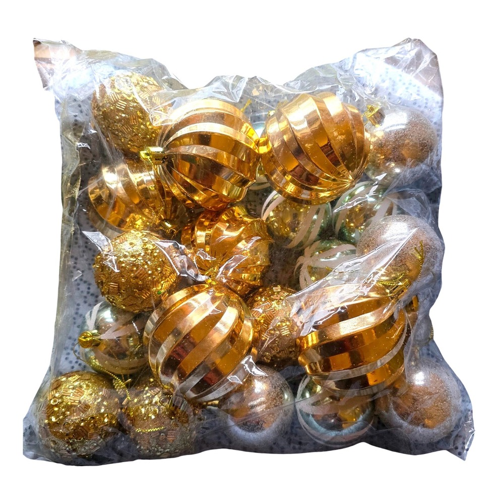 NWOT‎ Gold Bulb Christmas Ornaments Bag Set
